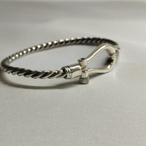دستبند نقره امگا