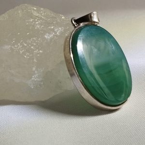 گردنبند مردانه همراه با یشم