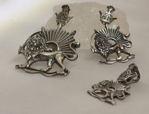 گردنبند شیر و خورشید