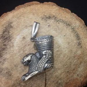 آویز نقره شیر بالدار هخامنشی