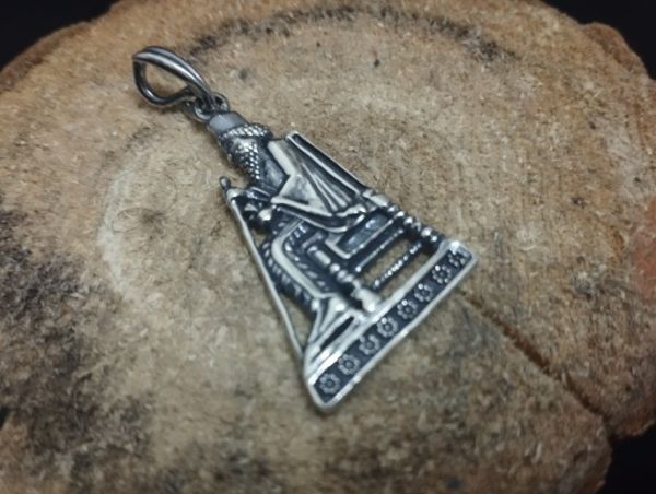 آویز نقره هخامنشی